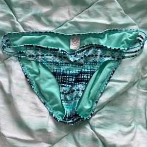 SO bikini bottoms